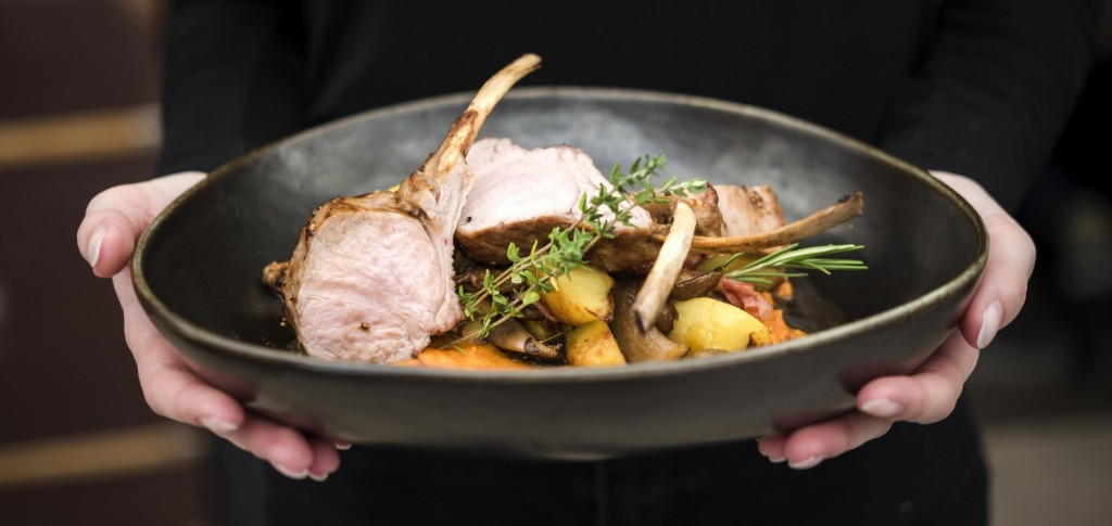 Un repas de Pâques savoureux : L'agneau pascal rôti et ses légumes de saison